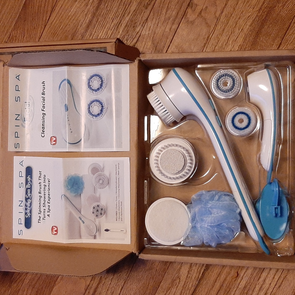 💲Spin Spa Body and Facial Scubbers + Attachments